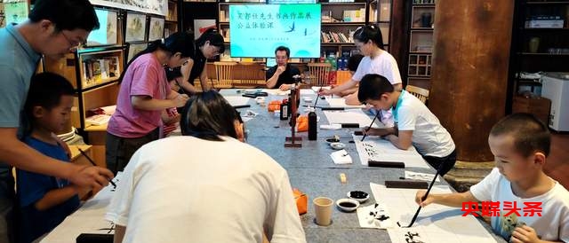 吴邦仕先生书画作品在都匀市崇实书院展出